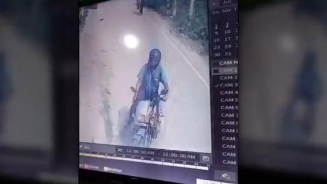 सिवान: बाइक चोरी कर भाग रहे चोर का वीडियो सीसीटीवी कैमरे में हुआ कैद, देखें खबर