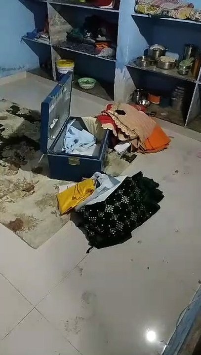 चाेरों ने आधा दर्जन मकानों के ताले तोड़े, तीन स...