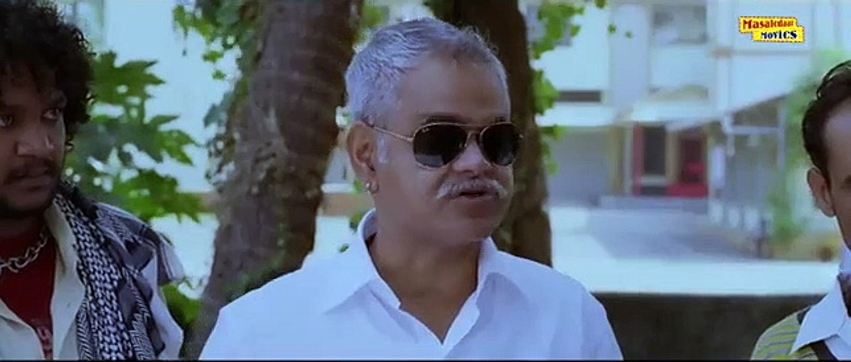 मेरी_लाज_आपके_टांगों_के_बीच_में_है_|_Sanjay_Mishra_Comedy_Scene_|_Hum_Tum_Shabana