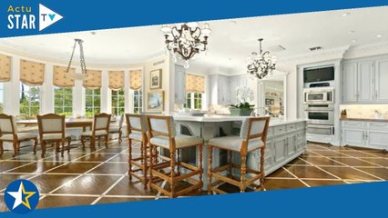 Rod Stewart : sols en marbre, terrain de foot… Découvrez son incroyable château vendu 70 millions de