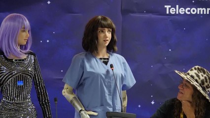 세계 최초 AI 로봇 기자회견 "인간 일자리 뺏지도 반항도 안해" / YTN