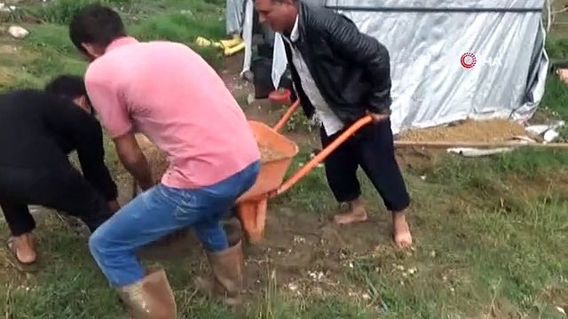 Les tentes des saisonniers inondées