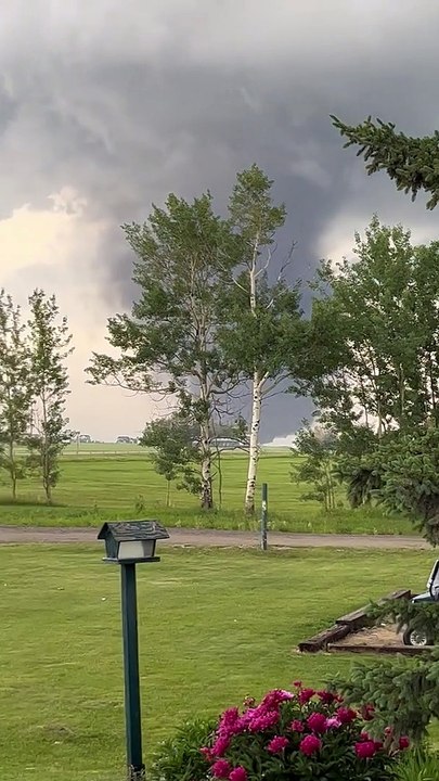 Tornado Twists In Alberta