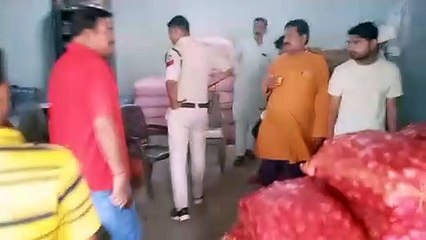video story- पुलिस पकड़ से दूर डकैती के आठ आरोपी, बीती रात दो स्थानों में फिर चोरी