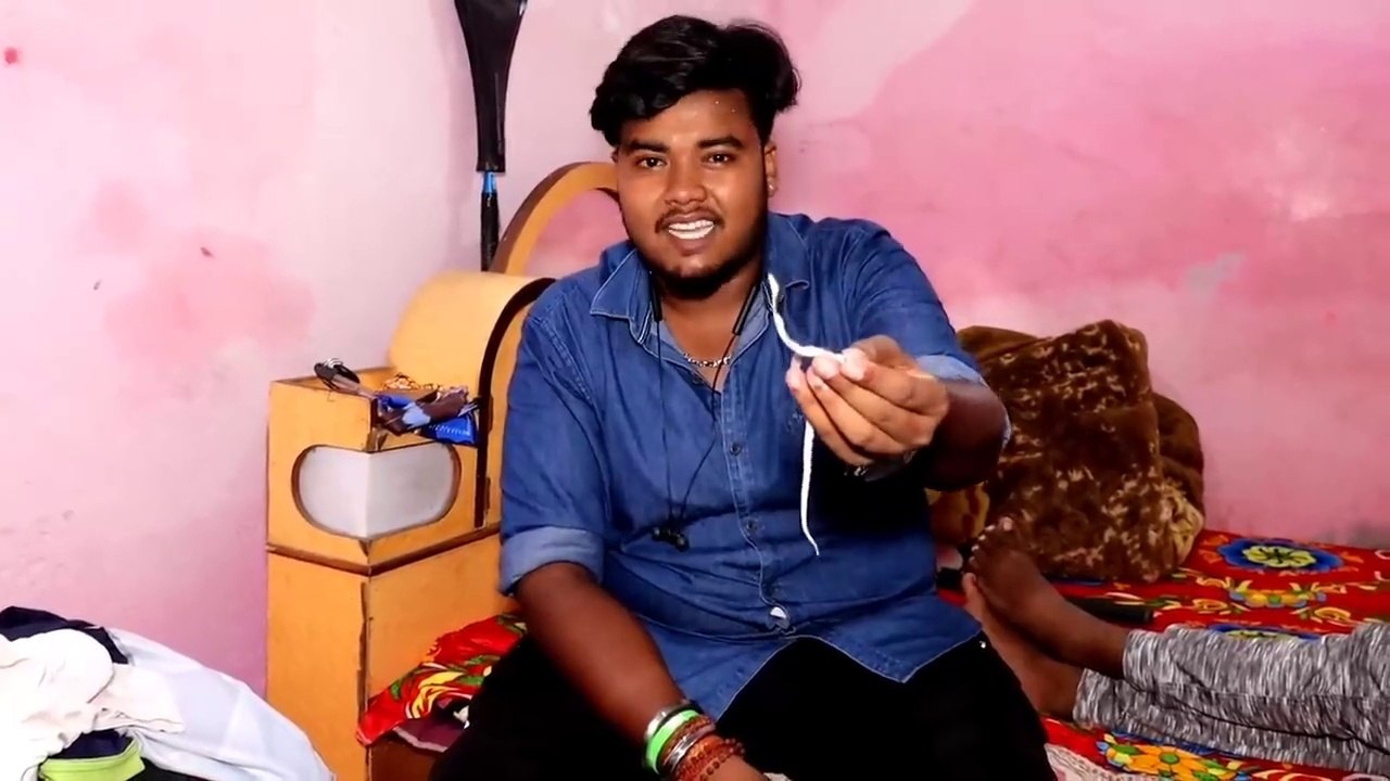 सोए हुए बच्चे के शर्ट के अंदर घुसा krait सांपआखिरकार पलक झपकते 5 बार काट लियामां का हुआ बुरा हाल_
