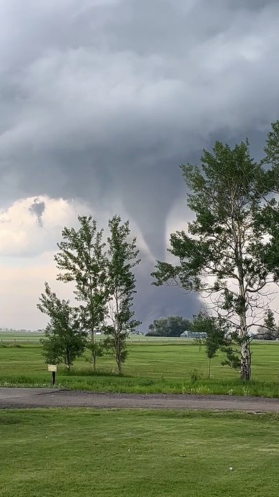 Tornado Twists In Alberta
