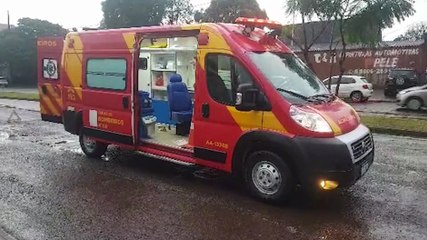 Mulher fica ferida e idosa passa mal em acidente entre Vectra e Gol no Pacaembu