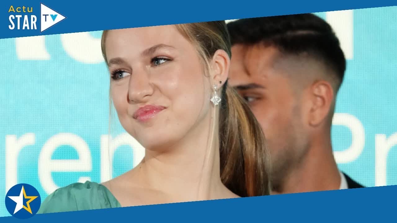 Leonor d'Espagne : Discours enflammé et talons interminables, elle impressionne devant sa soeur Sofi