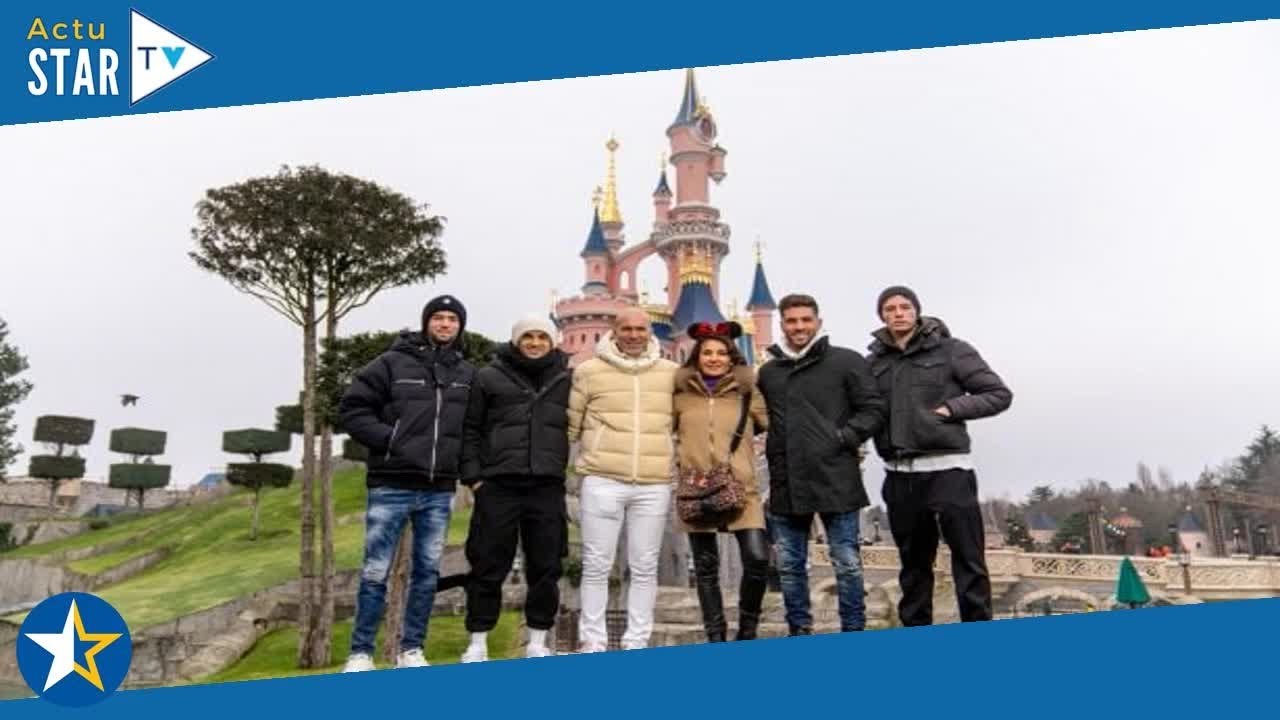 Zinédine et Véronique Zidane : photo de vacances avec leurs quatre fils, les abdos sont de sortie