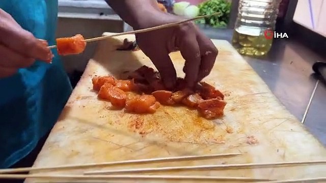 Kahramanmaraş'ta Balık Kuşbaşı, Hamburger ve Köfte İlgi Görüyor