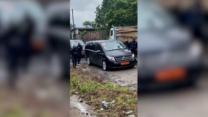 Futbolcu Mbappe, kaçırılma riskine karşı silahlı korumalar ve askeri araçlarla korundu