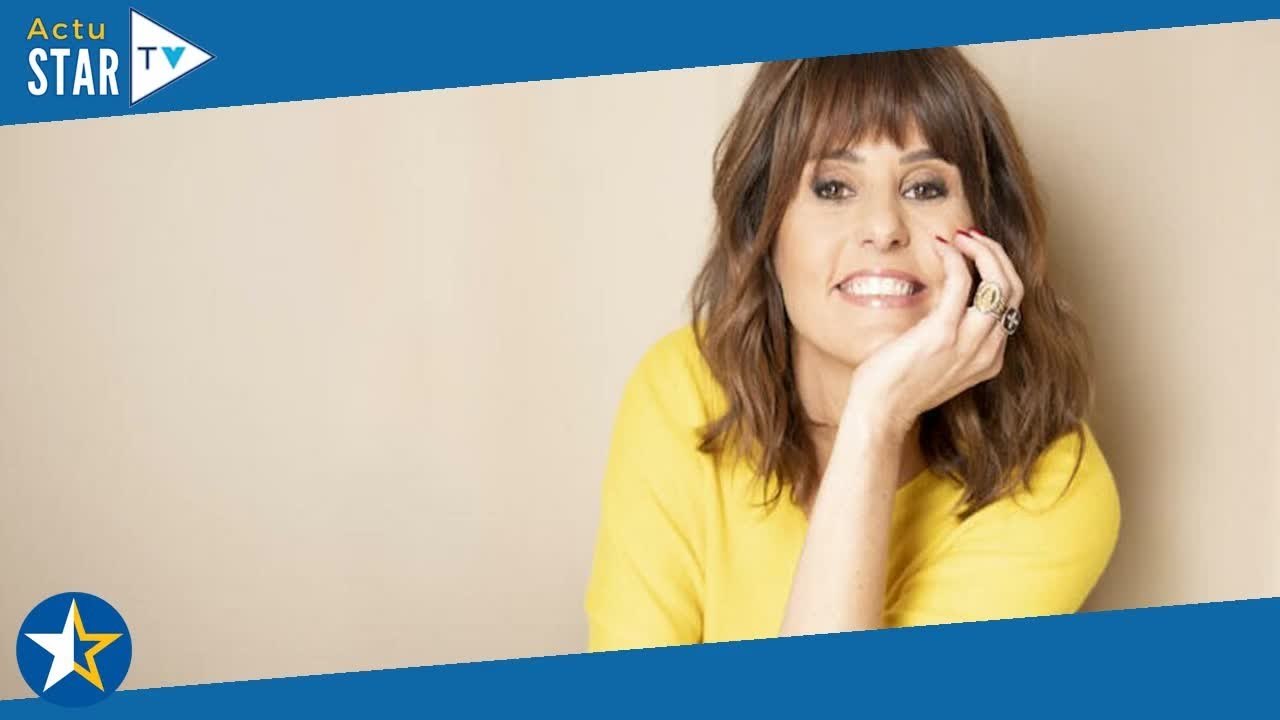 “Au cœur de mon monde à moi” : Faustine Bollaert partage une rare photo de son fils Peter sur le tou