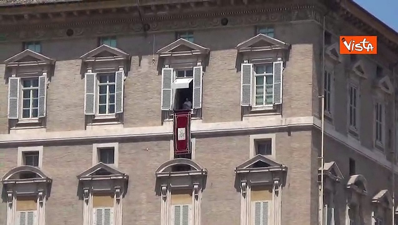 Papa Francesco: Grazie a chi salva i migranti in mare