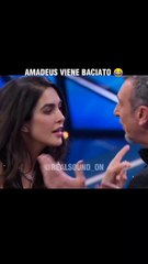 Download Video: Amadeus baciato da Rocio Munoz Morales a Sanremo