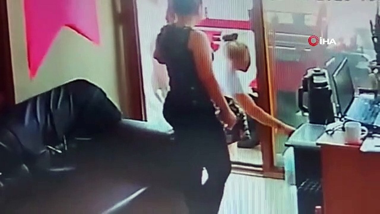 À Çanakkale, le serpent est entré sur le lieu d...
