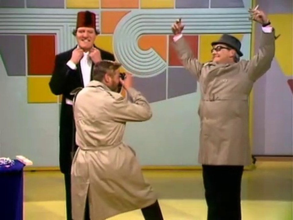 It's Tommy Cooper (1970) S01E10 - April 11, 1970 - Ronnie Barker / Thora Hird / Stubby Kaye / Eric Sykes