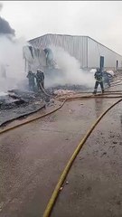 Voraz incendio en una cooperativa de cartoneros en Villa Fiorito