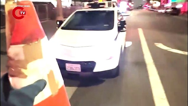 ABD'de halk isyan etti: İnsansız taksileri trafik konisi ile engelliyorlar