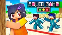 Living As the SQUID GAME Doll In Minecraft!