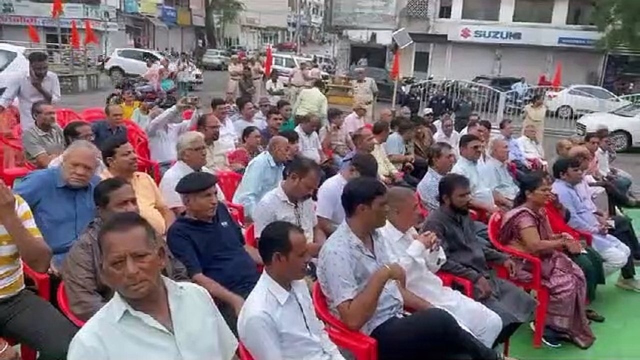 खुशनुमा मौसम में स्वामी विवेकानंद की प्रतिमा का अनावरण