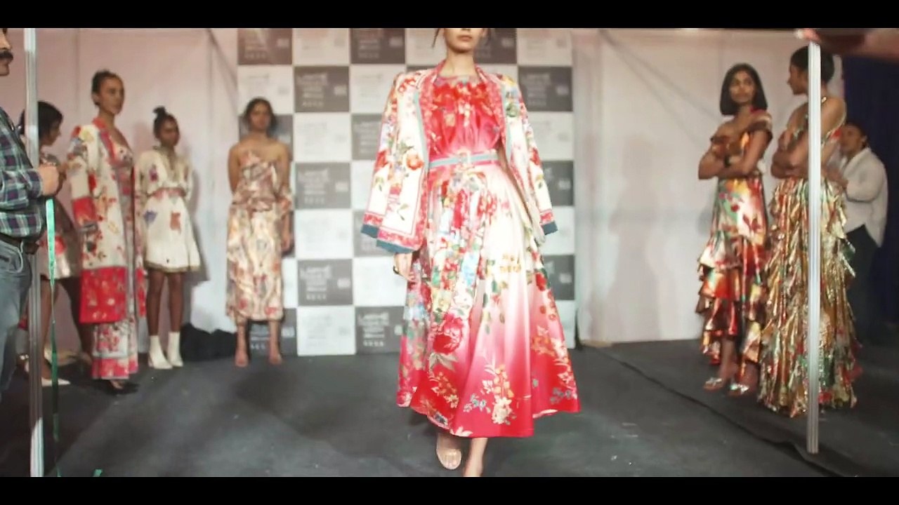 Backstage BTS at Lakmé Fashion Week X FDCI ft. Karisma Kapoor - RANNA GILL