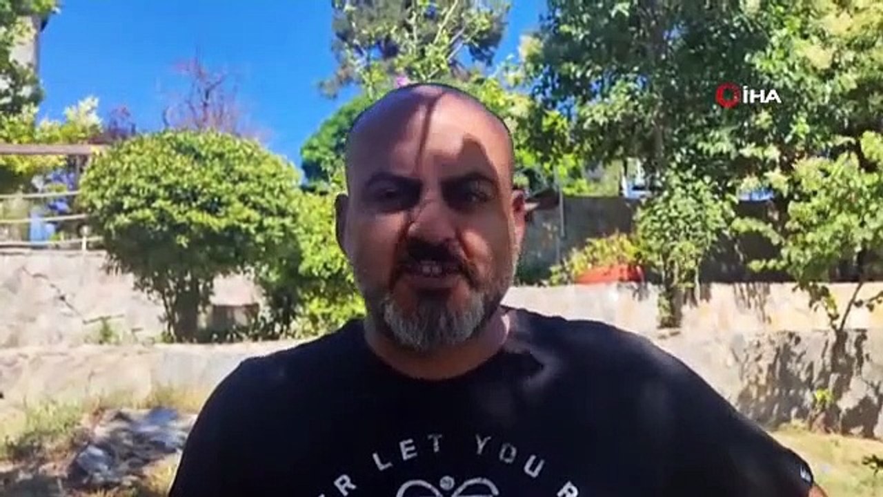 À Çanakkale, le serpent est entré sur le lieu de travail, l'employé est venu à table dans la peur