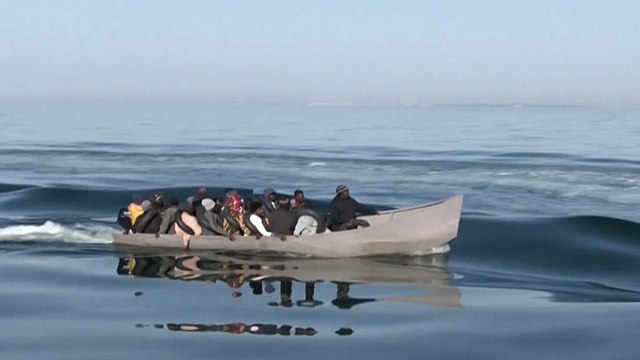 فقدان 10 مهاجرين غير نظاميين تونسيين وانتشال جثة بعد غرق مركبهم