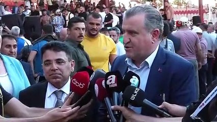 Ministre Look： "Les Antaliens sont venus préparés"