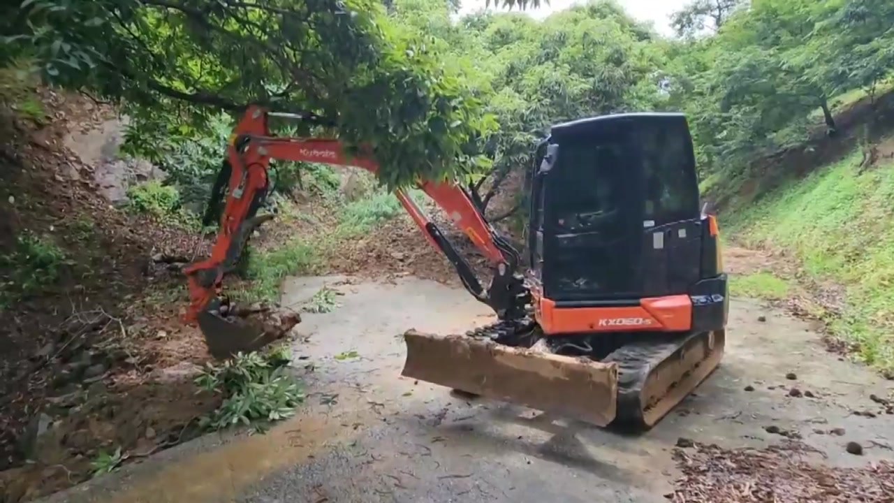 충남 공주·세종에 시간당 60mm 안팎 폭우...피해 잇따라 / YTN