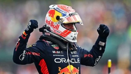 Video herunterladen: Max Verstappen Wins The British Grand Prix After Surviving Early Scare From Lando Norris