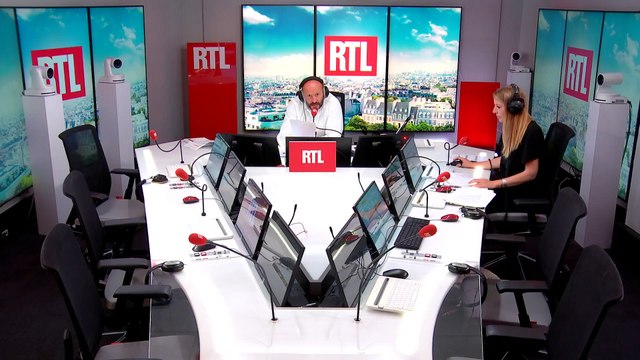 OMAR SY - Nos jours heureux , premier virage important de sa carrière