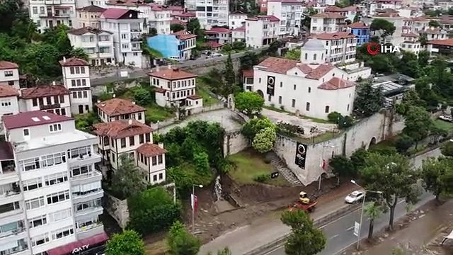 Ordu'da sel ve heyelan nedeniyle kapanan sahil yolu ulaşıma açıldı