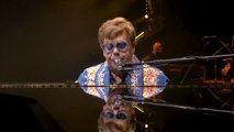 Elton John pone fin a su carrera en los escenarios ante 30.000 personas en Estocolmo
