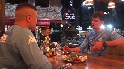 Kelle paça düşkünü kaleci, şimdi de beyti karşılığı anlaştı