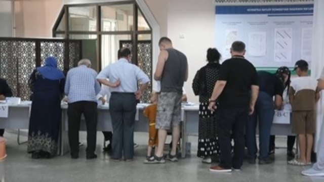 El presidente uzbeko, Shavkat Mirziyóyev, reelegido con el 87,05 % de los votos