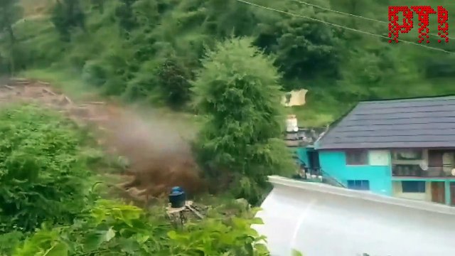 Hindistan felaketi yaşıyor! Sel suları evler dahil önüne ne çıkarsa sürükleyip götürdü