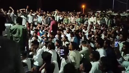 रात में कलक्ट्रेट की ओर कूच, पुलिस ने रोका