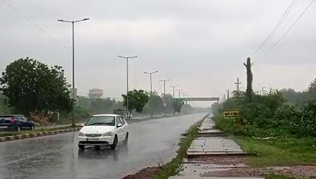 Weather : जिले में बारिश का दौर जारी, जमकर बरसे बादल