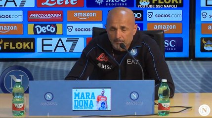 Spalletti scherza: "Al mattino mi faccio i capelli, non la barba"