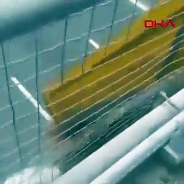 Sultanbeyli TEM'de hafriyat kamyonunun damperi üst geçide çarptı