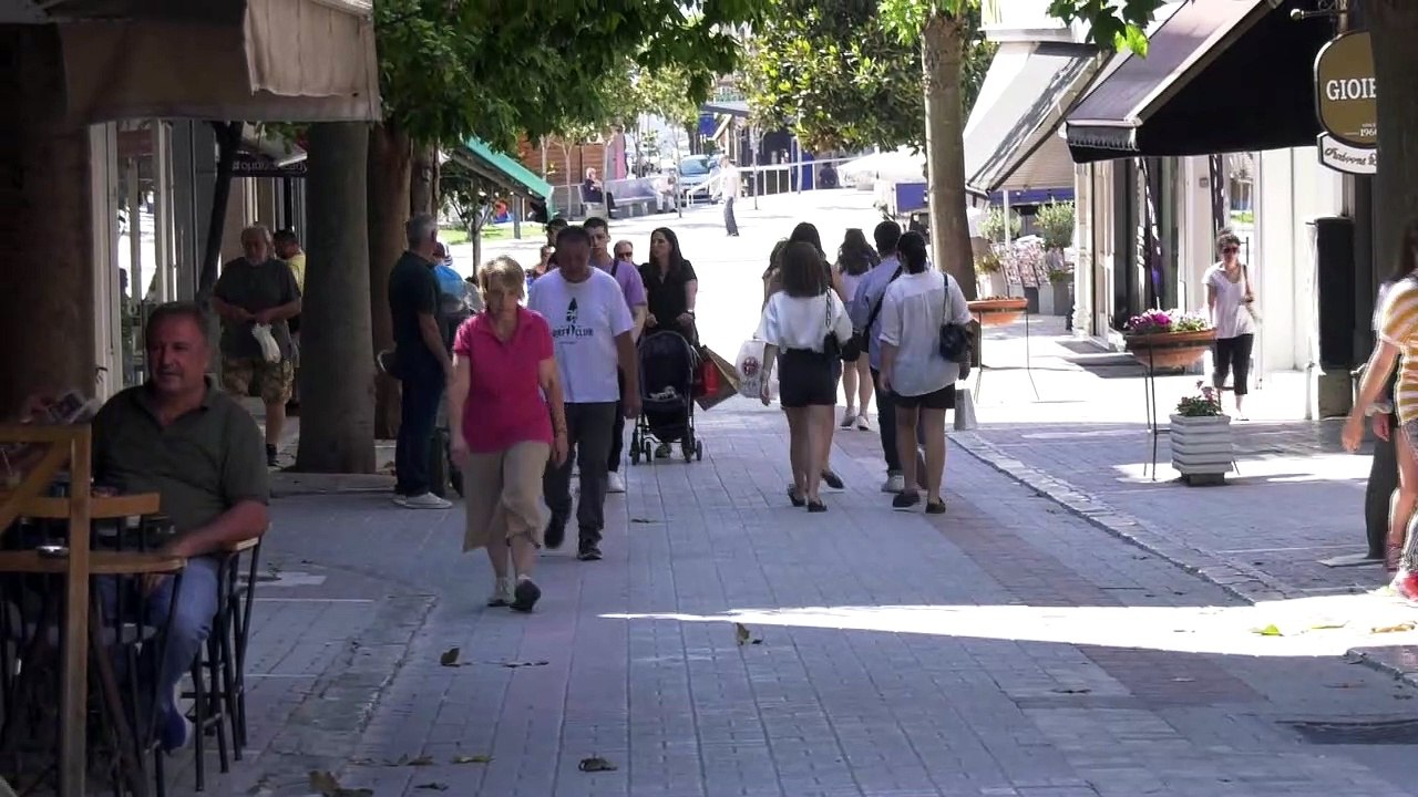 Λαμία: Πρεμιέρα για τις καλοκαιρινές εκπτώσεις...