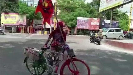 मेरठ: 'हर घर तिरंगा' से प्रभावित होकर रंग डाली साइकिल और निकल पड़ा कांवड़ लेने