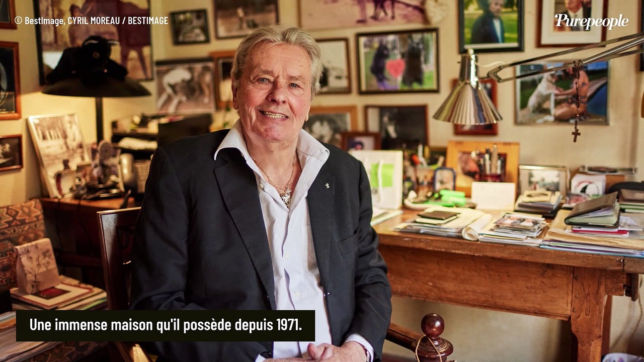 Alain Delon : Muraille, ponts-levis, piscines, chapelle... sa demeure exceptionnelle de Douchy est un vrai château fort