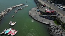 Napoli, mare si colora di verde: drone in volo a Santa Lucia