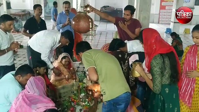 सावन के पहले सोमवार को शिवालयों में उमड़ी आस्था