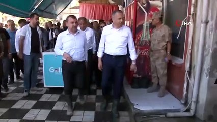 Le ministre Yerlikaya a examiné la catastrophe des inondations à Çaycuma