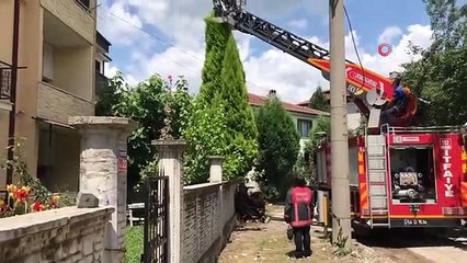 Un enfant enfermé à la maison a été secouru par les pompiers