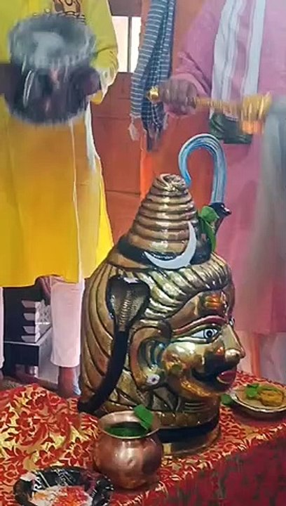 बाजे-गाजे के साथ पालकी पर निकले श्री महाकाल