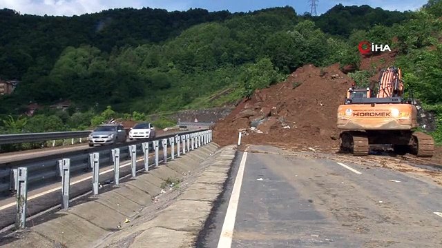 Après le glissement de terrain sur l'autoroute Zonguldak-Istanbul, le transport est assuré à partir d'une seule voie