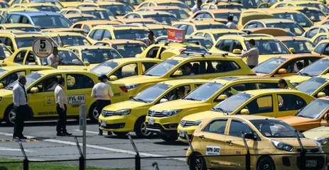 ¿Tarifa dinámica para los taxis? Las propuestas del Gobierno para compensar aumento de la gasolina